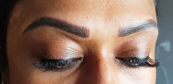 gecombineerde-powderbrows-hairstroke