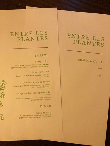 entre les plantes