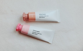 glossier-cloud-paint-dusk-and-puff-review-glossier-dusk-glossier-E562b3f45725d4d5e00369abfc45ea58c