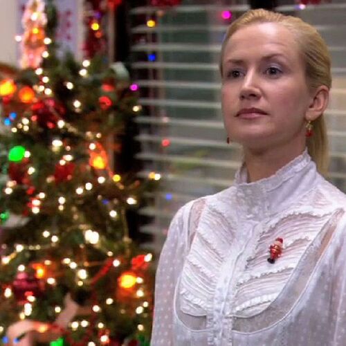 40f00910ba95755616e03d4817b521cdaf-10-angela-kinsey-christmas-party.rsquare.w700