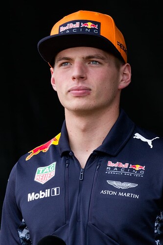 Max_Verstappen_2017_Malaysia_1