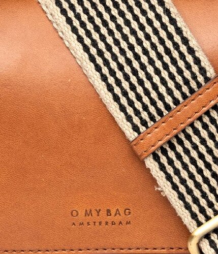 OMB-A076-aplle-cognac-6-600