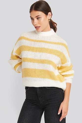 nakd_striped_round_neck_oversized_knitted_sweater_1018-003529-0024_01a