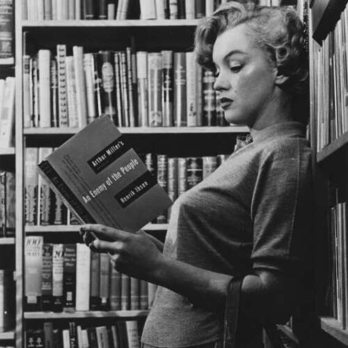 marilyn-reading