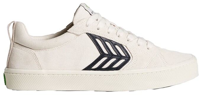 cariuma-catiba-pro-vintage-white-suedecanvas-black-skate-shoes