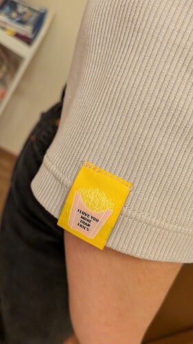 PXL_20260120_195122758.MACRO_FOCUS