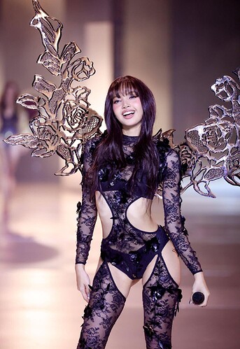 241015-Lisa-at-the-Victoria-s-Secret-Fashion-Show-2024-documents-1(1)