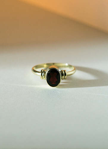 Winnie-Grenade-ring-14kgold-gold-studiokroewe-2_1100x