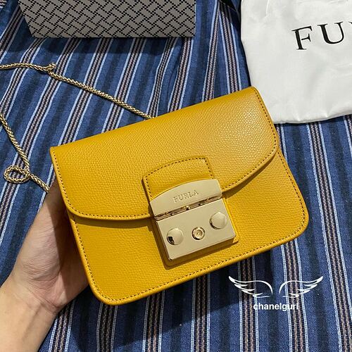 real_shot_mini_furla_metropoli_1615290200_dcb2e6ff