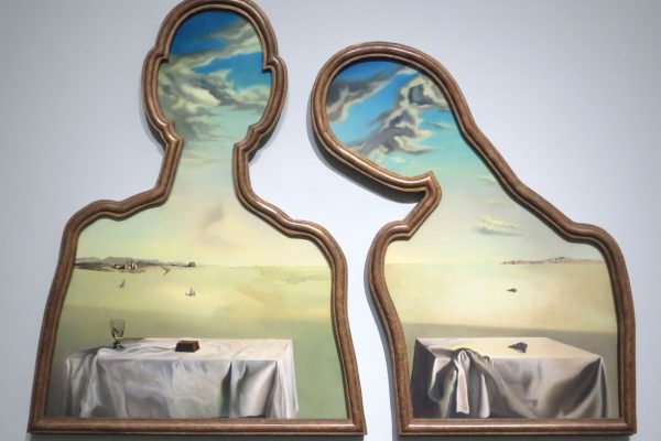 surrealism-dali-couple-600x400