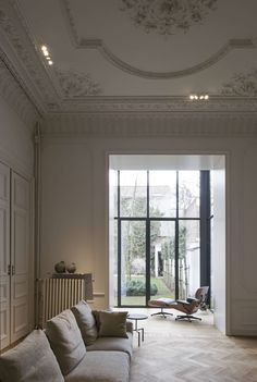 059ff20be30a0be2ff12774aef5b6213--minimal-classic-minimal-home