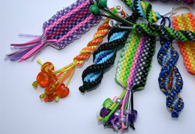 scoubidou-keychains