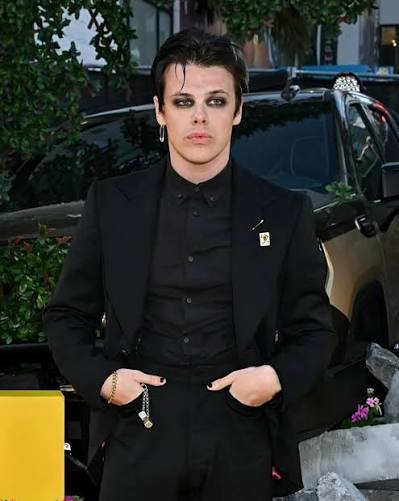 17608192958836968033724677519752